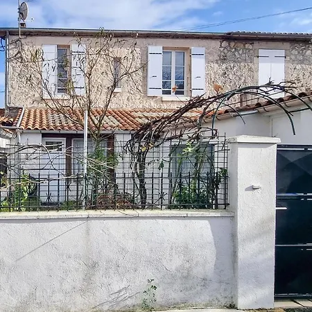 Dom wakacyjny 3 Bedroom Beautiful In La Rochelle La Rochelle (Charente-Maritime)