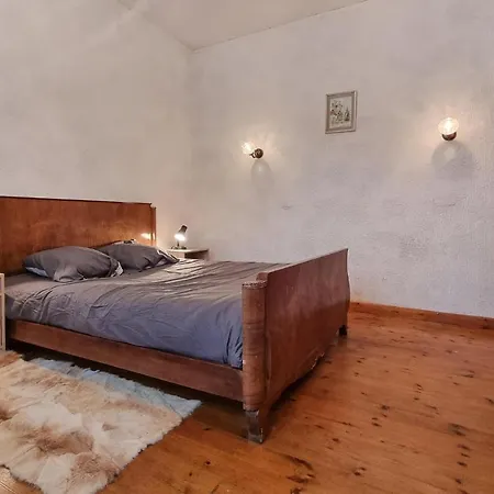 Dom wakacyjny 3 Bedroom Beautiful In La Rochelle