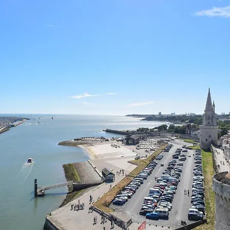 Dom wakacyjny 3 Bedroom Beautiful In La Rochelle